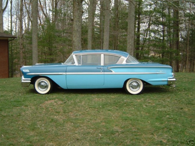 1958 belair blue2tone 04 – xFrameChevy.com